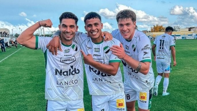 Triunfazo del Tricolor: Villa Mitre goleó en Viedma y trepó en la tabla