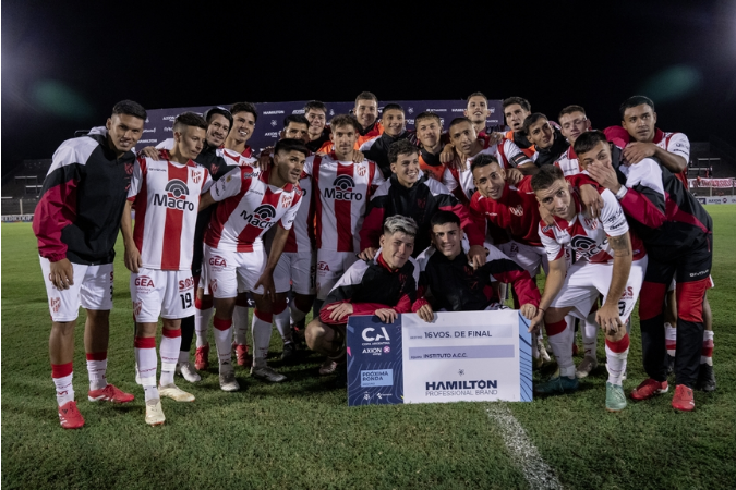 La Gloria festejó en Caseros: Instituto avanzó de fase ante Deportivo Madryn