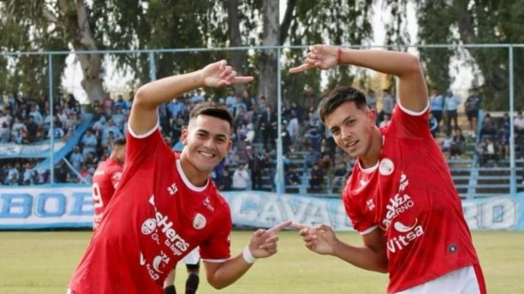 Derbi para el Globo: Huracán Las Heras venció a Gutiérrez y es puntero