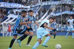 A mano en Tres de Febrero: Racing de Córdoba se tuvo que conformar con el empate frente a Almagro