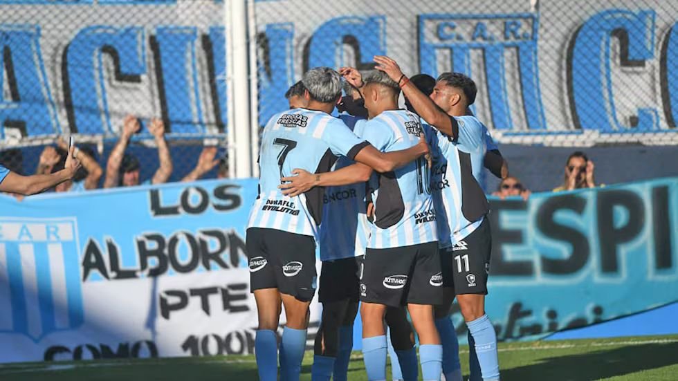 Racing fue una Locomotora de cuarteto cordobés y goleó a Ferro