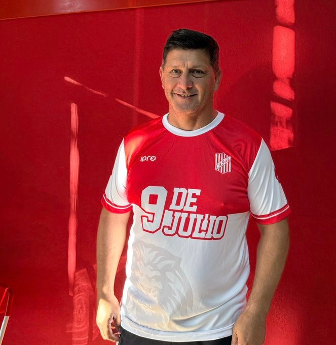 Marcelo Varela fue presentado como nuevo entrenador de 9 de Julio