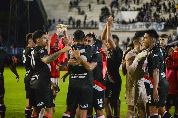 San Martín de Tucumán se quedó con un triunfazo de oro ante Quilmes que lo mantiene en el primer puesto de la zona