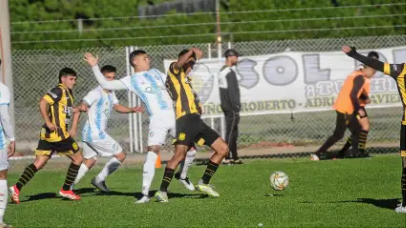 Sin goles en Viedma: Sol de Mayo y Olimpo repartieron puntos