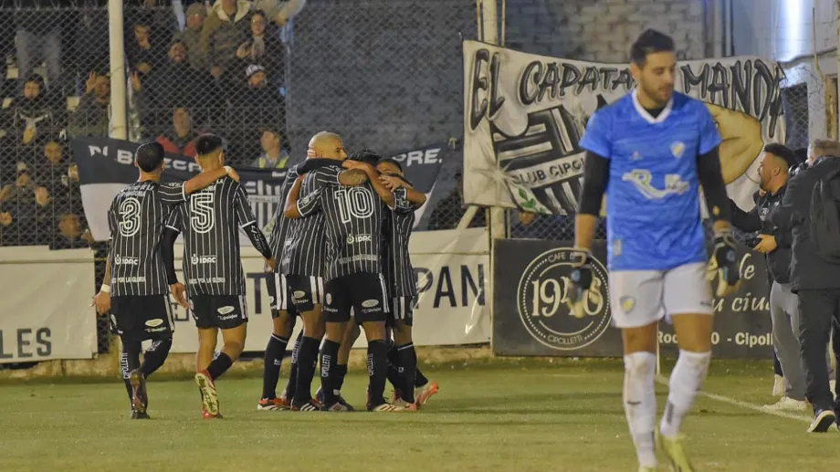Cipolletti hundió a Sol de Mayo en el duelo rionegrino y sigue puntero