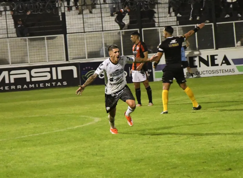 Triunfo vital de Chaco For Ever ante Defensores para volver al Reducido