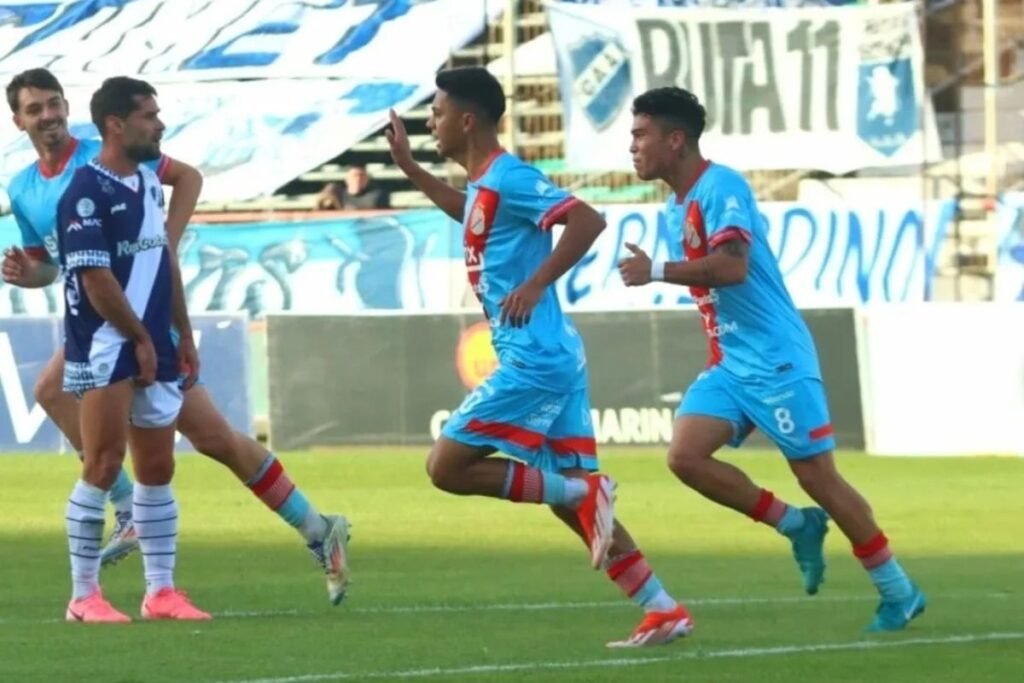 Se agudiza la crisis en Alvarado: cayó ante el último de la tabla, sigue en descenso y se quedó sin entrenador