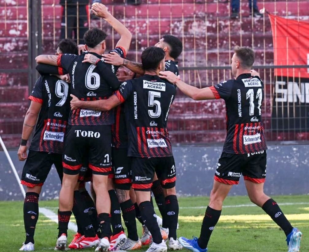 Patronato goleó a Ferro y cerró la primera rueda entre los ocho mejores de la Zona A