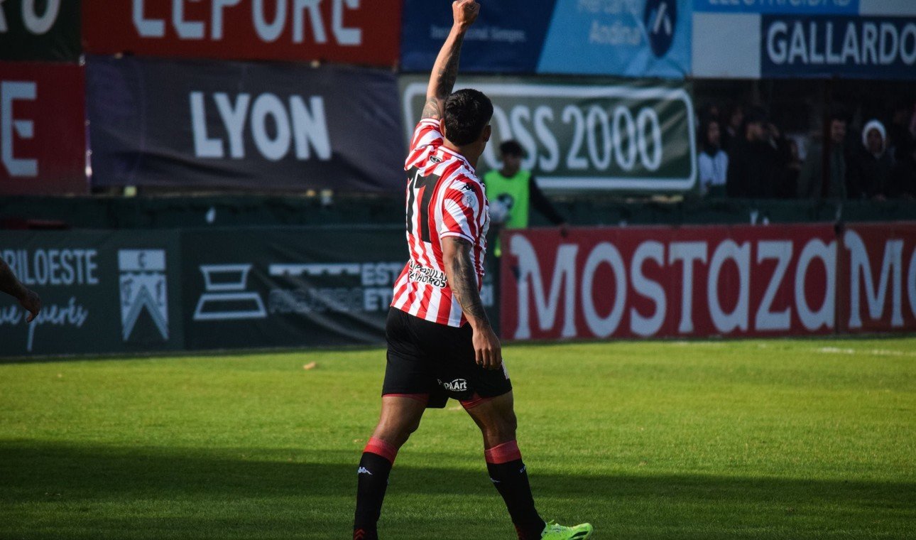 San Martín (T) derrotó a Ferro a domicilio y alcanzó a Atlanta en la punta