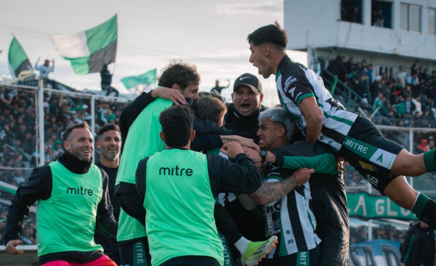 Bahía Blanca es Tricolor: Villa Mitre venció por la mínima a Olimpo y se quedó con el clásico