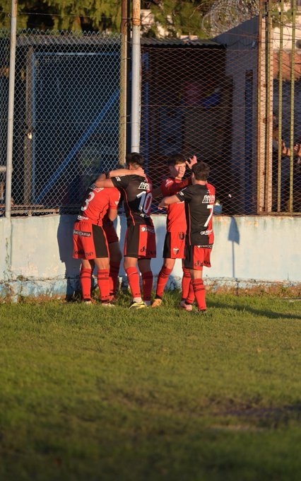 Colón ganó en Zárate y logró siete puntos de los últimos nueve en juego