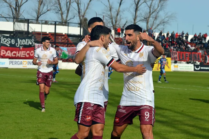 Fogonero imparable rumbo a la cima: Douglas venció al Gimnasia entrerriano y es puntero