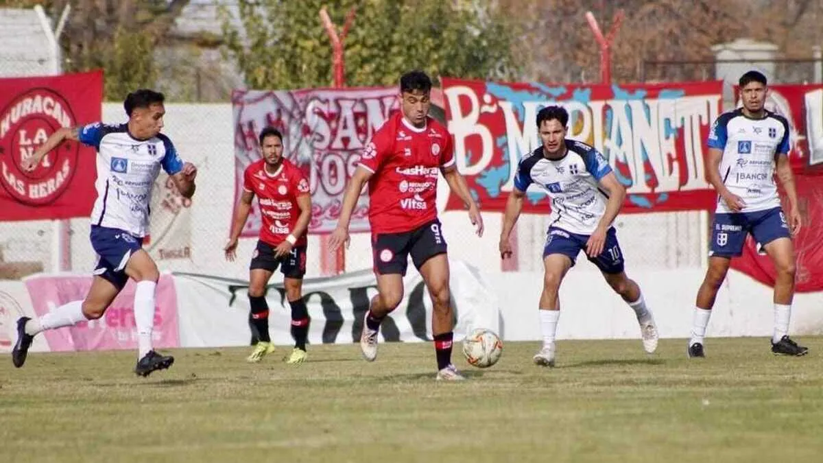 Atenas bajó al líder Huracán en Las Heras y se prende