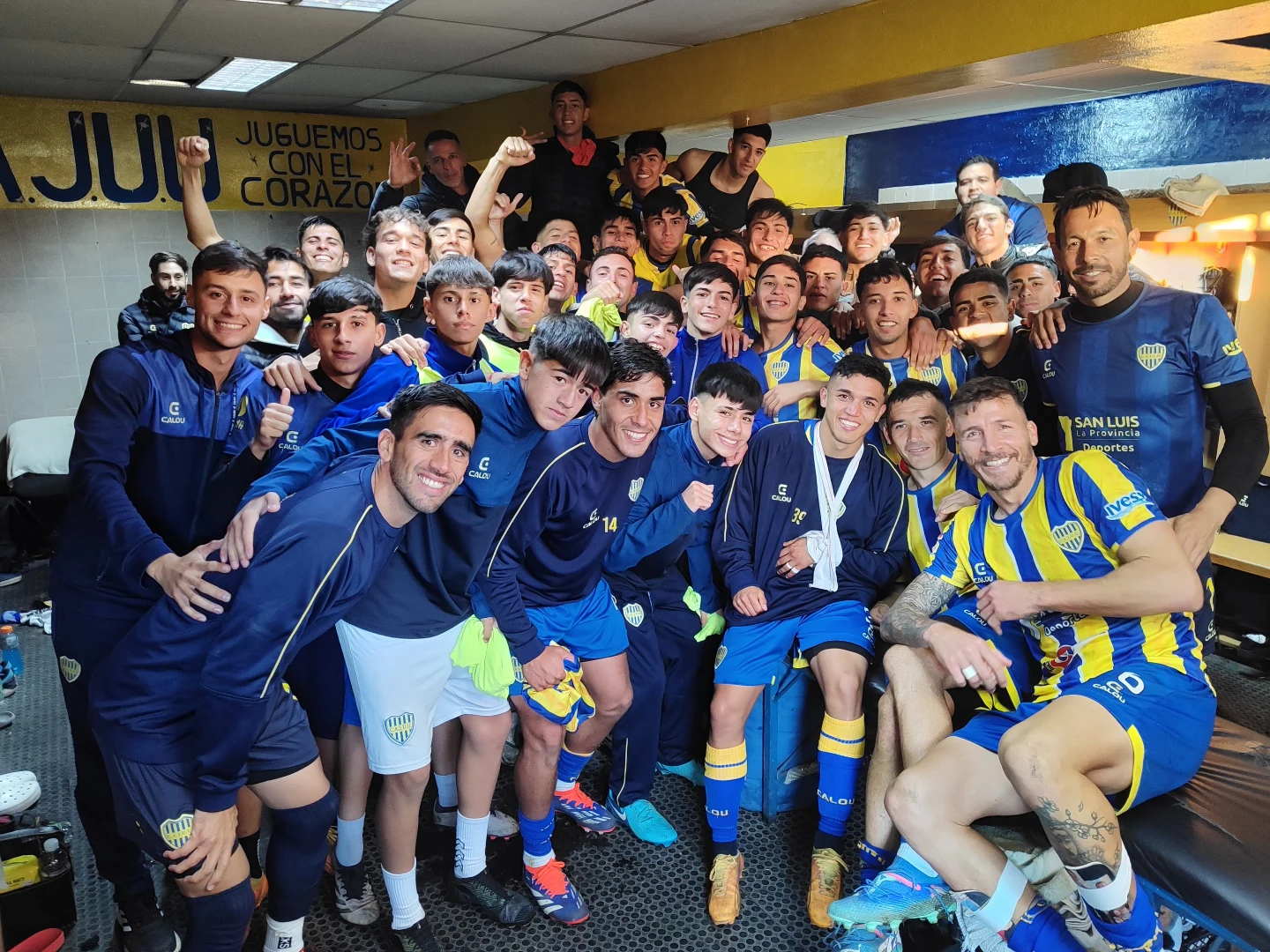 Juventud Unida goleó en San Luis a San Martín de Mendoza y sigue luchando por un lugar en el reducido