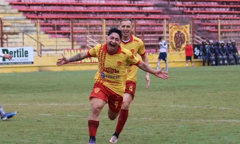Santo alivio Aurirrojo: Sarmiento venció a Antoniana y ganó tras 10 fechas