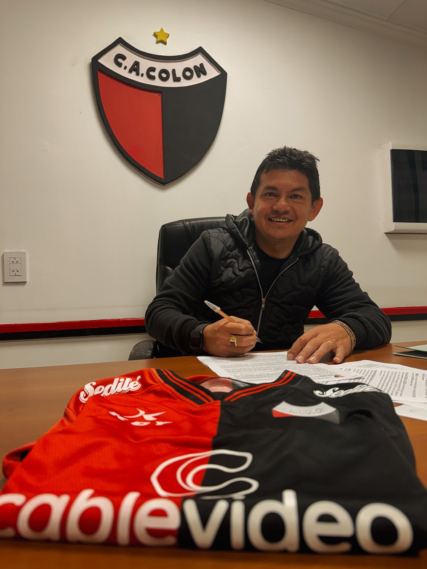Pulga inoxidable: Luis Rodríguez postergó su retiro y vuelve como refuerzo de Colón