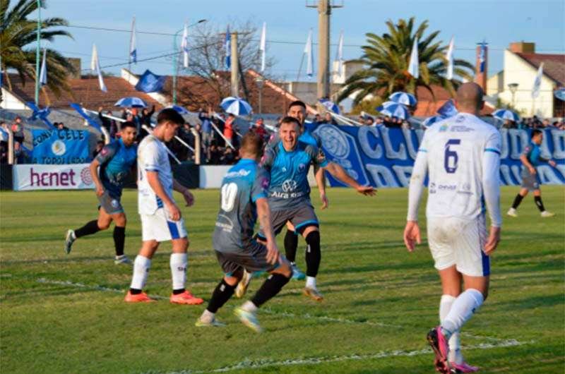 Bolívar venció a Rincón con escándalo