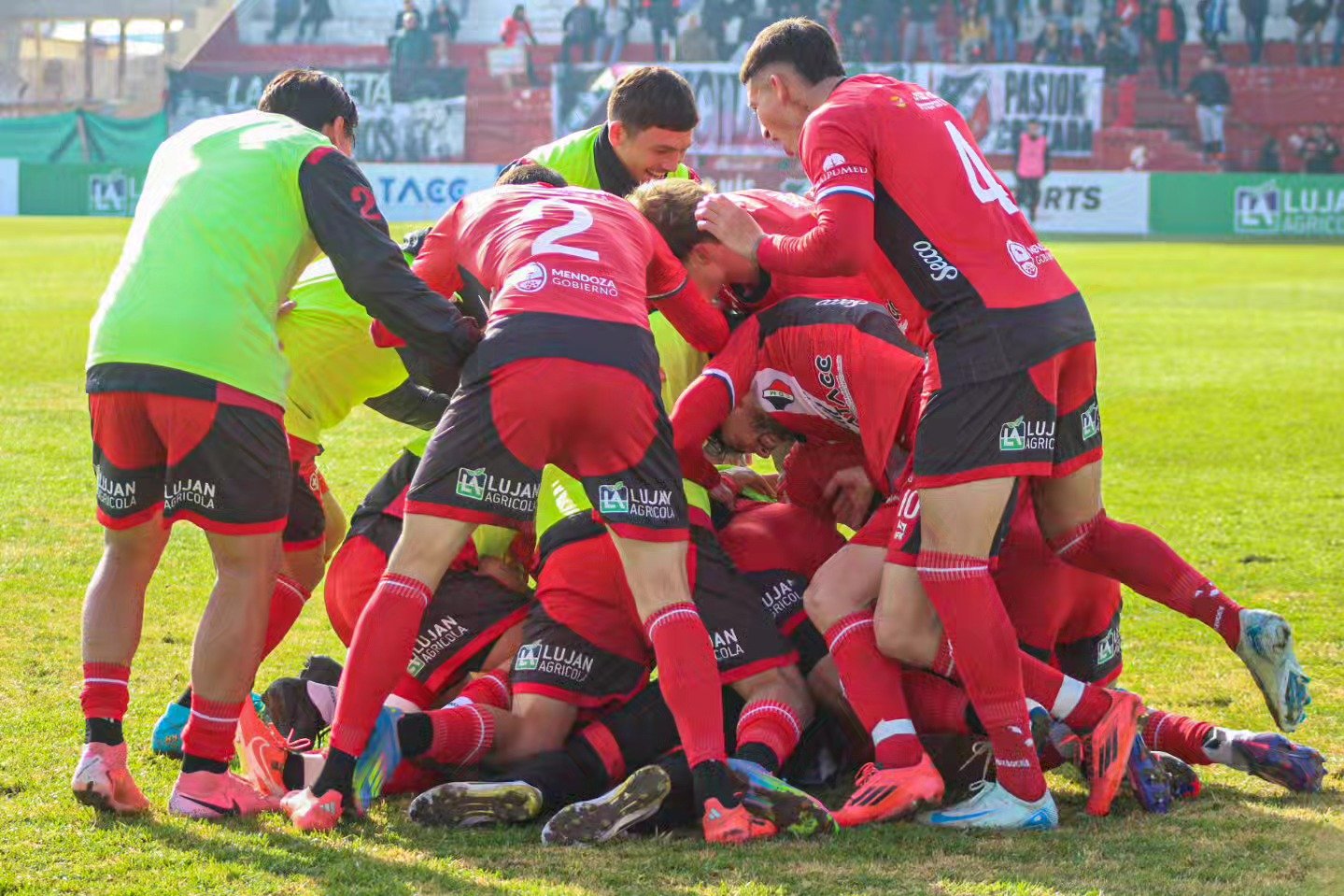 Deportivo Maipú derrotó a Ferro en Mendoza y se asienta más en la zona de reducido