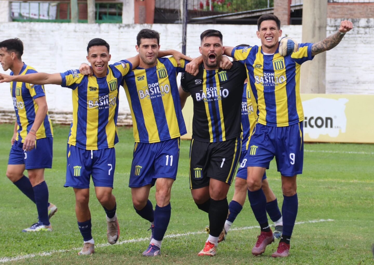 En un polémico partido, Mitre goleó 4-1 a Ben Hur y aseguró su permanencia en el Federal A