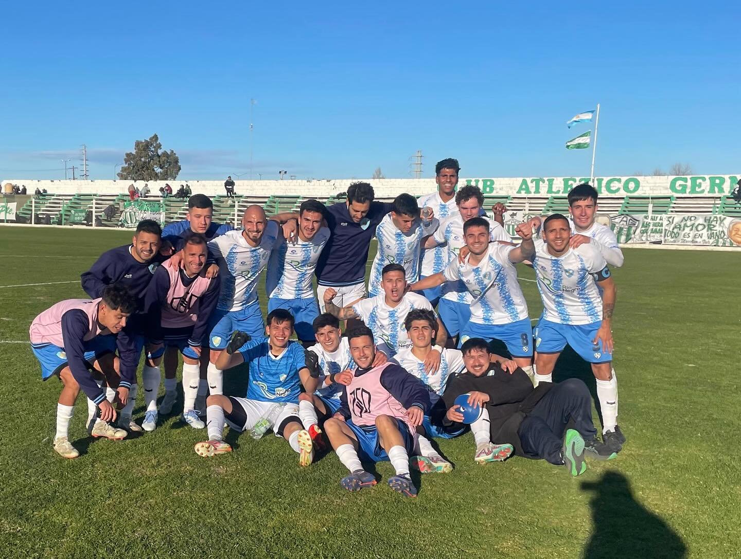 Sol de Mayo se quedó con tres puntos de oro en su visita a Germinal en la última jugada del partido