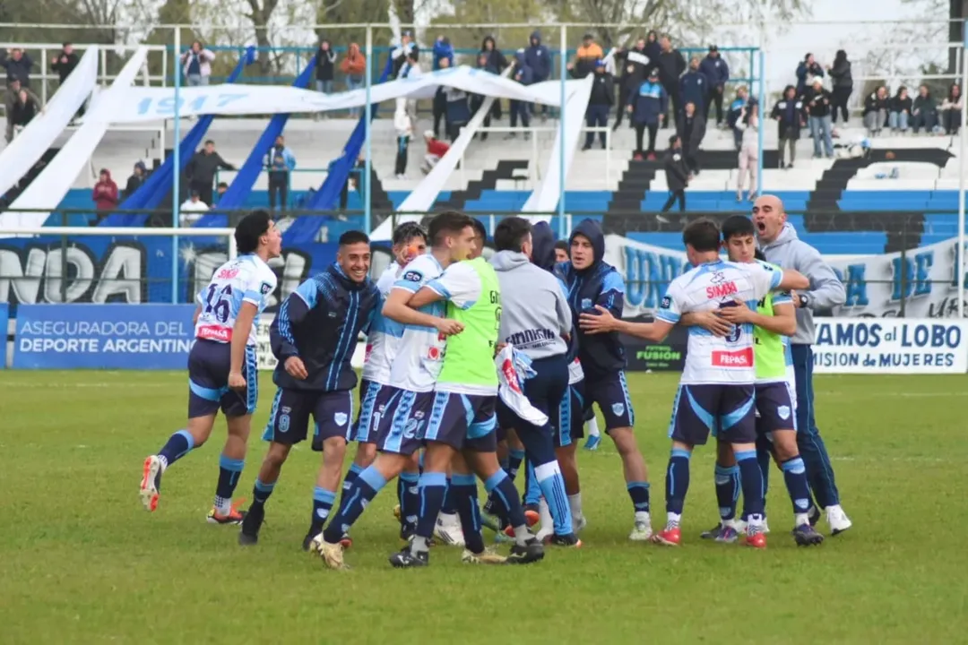 Gimnasia de Concepción del Uruguay volvió al triunfo ante Mitre para seguir peleando por la permanencia