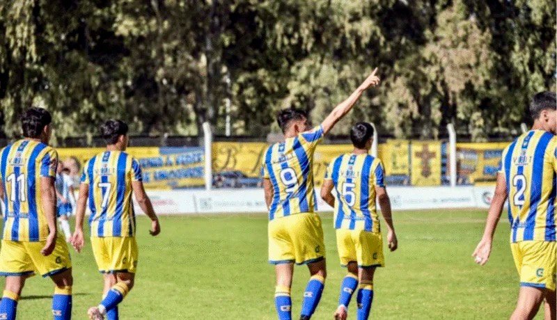 Goleada Auriazul en San Luis: Juventud hundió a Sol de Mayo con autoridad y se subió a la cima