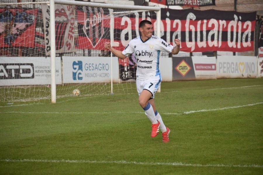 Fiesta Crema en Pergamino: Atlético Rafaela ratificó su liderazgo ante un Douglas que no sale del fondo