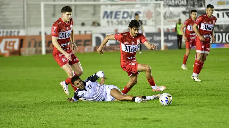 Gimnasia de Mendoza perdió con Morón y dejó escapar otra buena chance para escaparse en la cima