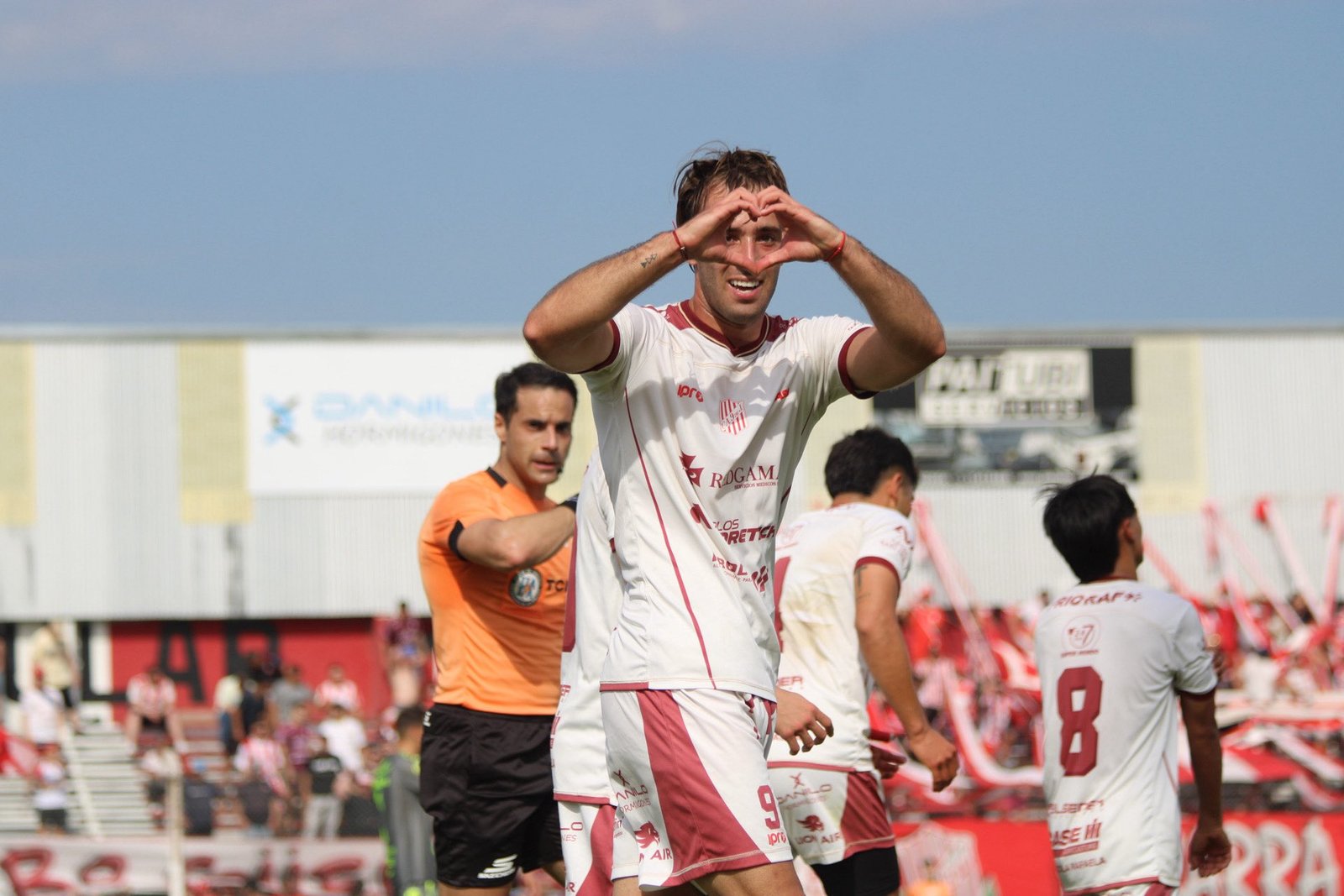 El «9» cerró el Nonagonal con triunfo ante Douglas y se prepara para la Reválida