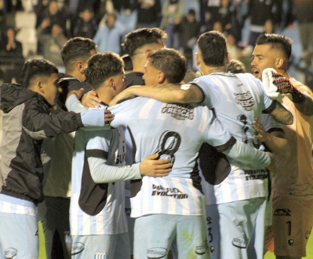 Racing de Córdoba ganó ante Patronato y sueña con el reducido