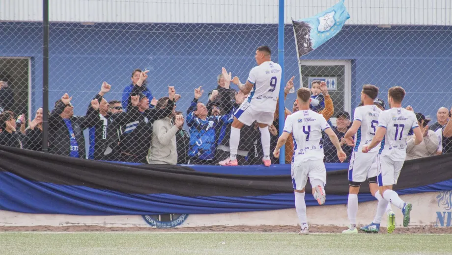Rincón golpeó primero en la serie: derrotó 2-1 a Sportivo Belgrano sobre la hora