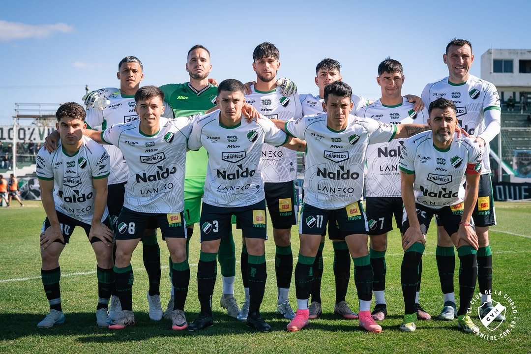 Grito tricolor: Villa Mitre superó a Rincón y se anima a soñar con la clasificación