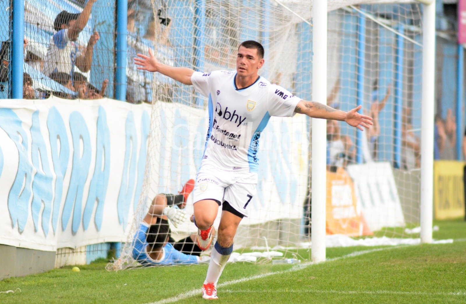 Atlético de Rafaela mantiene vivo el sueño de ascenso: superó a Brown de local y clasificó a semifinales