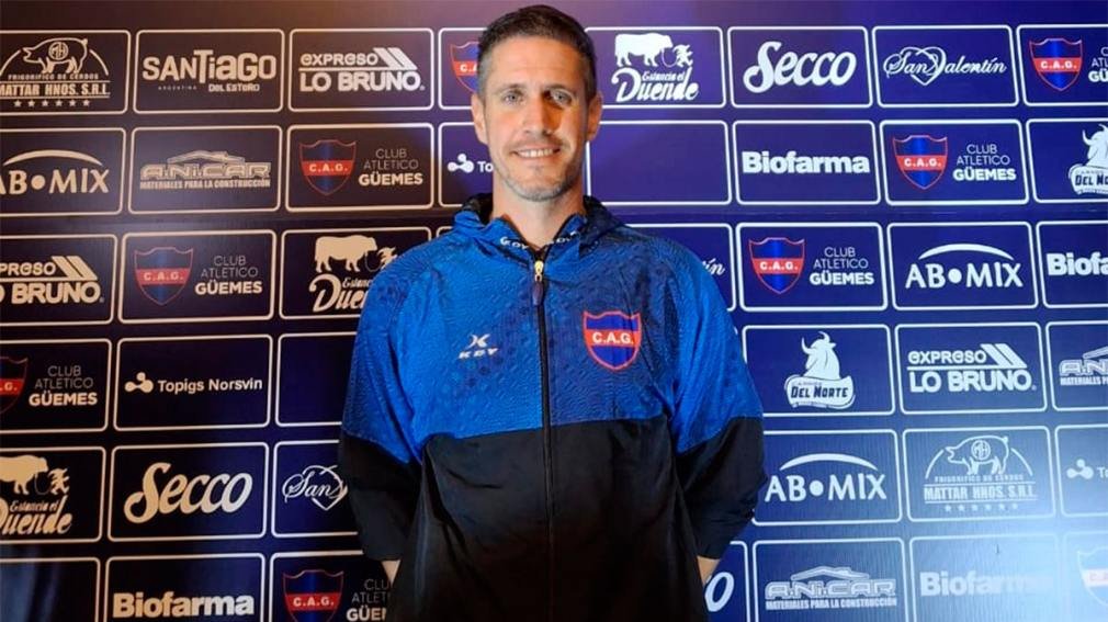 Juan Vita dejó de ser el entrenador del Gaucho tras la dura derrota ante Colegiales