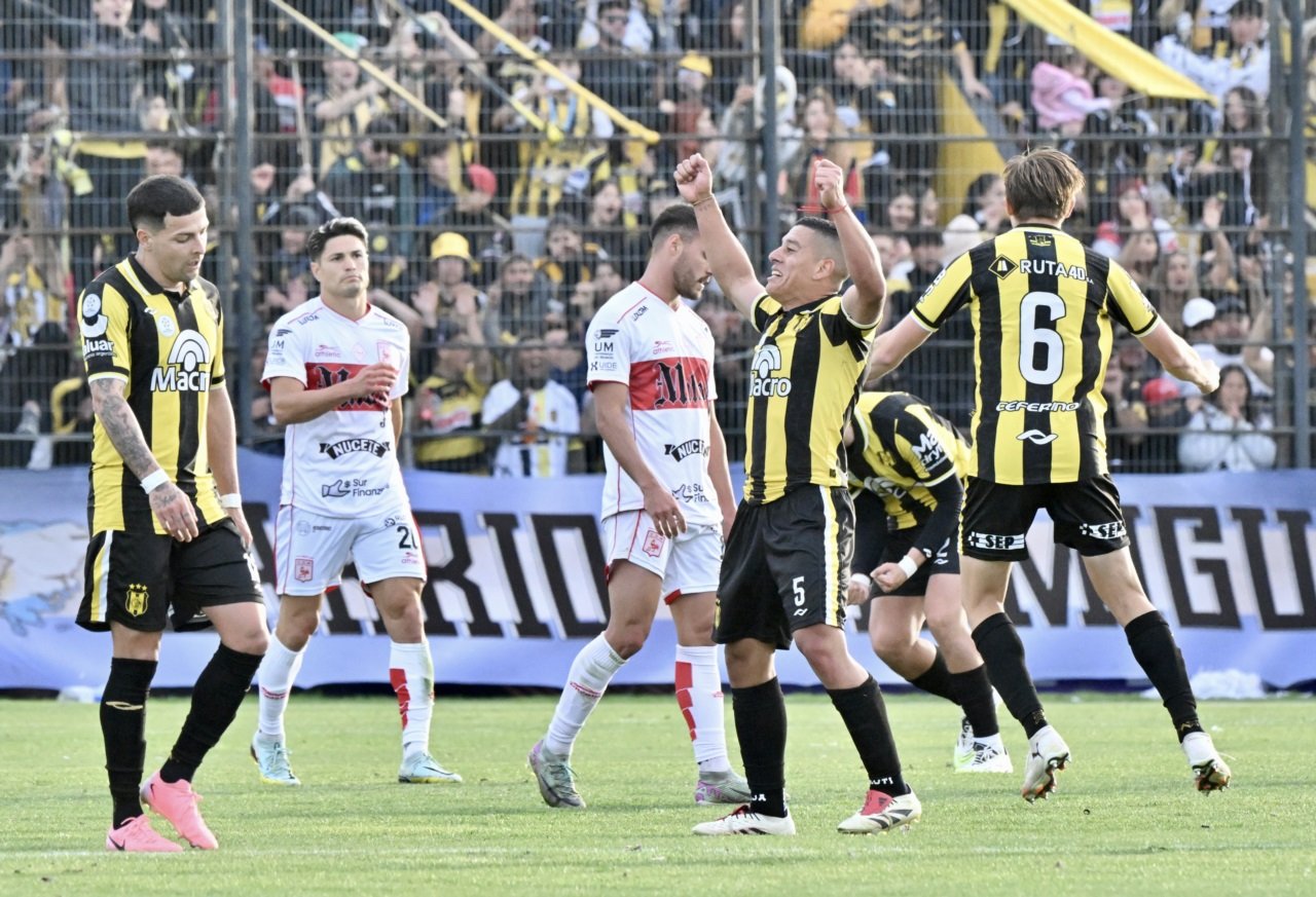 Deportivo Madryn quedó a un paso del ascenso: superó a Morón con polémicas que desataron un escándalo y jugará la final del Reducido