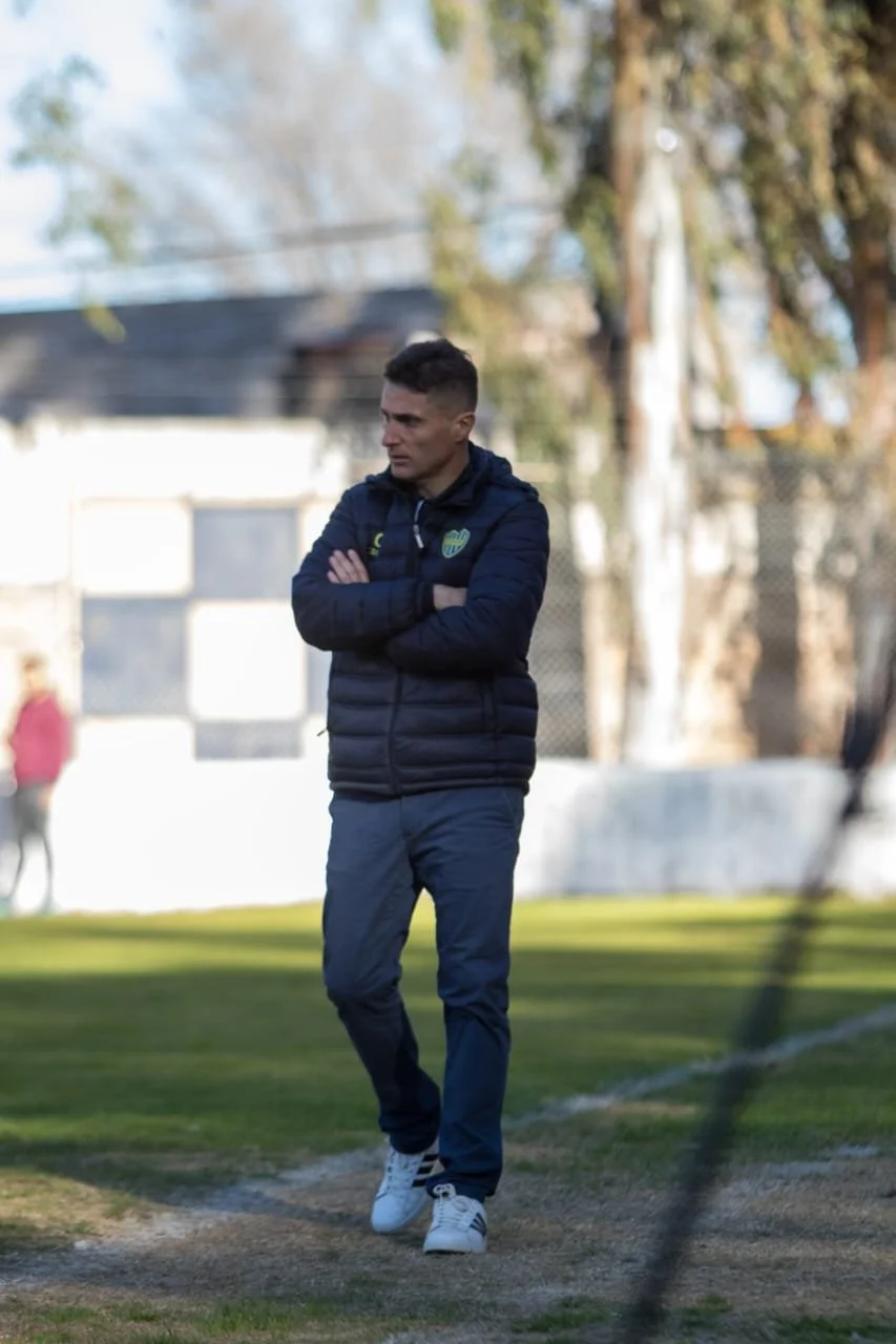 Fin de ciclo en Juventud Unida de San Luis: Hernán Vázquez dejó de ser el entrenador